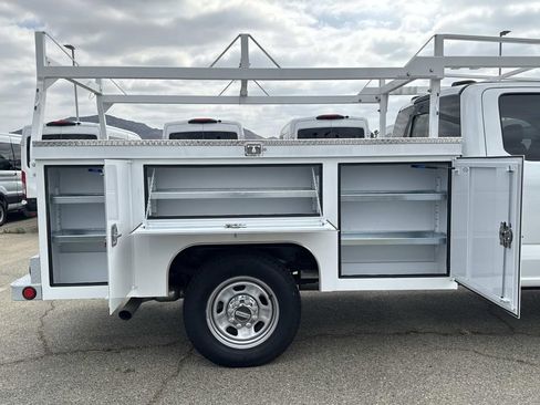 New 2025 Ford F350 XL w/ XL Chrome Package image 26