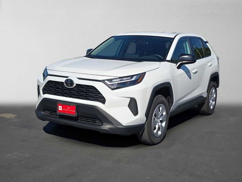 Certified 2025 Toyota RAV4 LE FWD image 7
