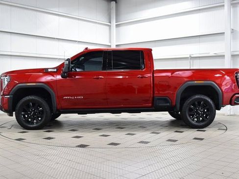 Used 2024 GMC Sierra 2500 AT4 w/ AT4 Premium Plus Package image 4
