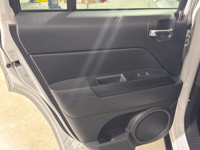 Used 2011 Jeep Patriot Latitude AWD/4WD image 14