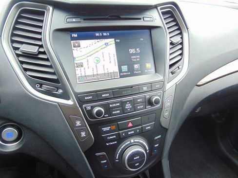 Used 2017 Hyundai Santa Fe Sport w/ 2.0T Ultimate Tech Package 05 AWD/4WD image 21