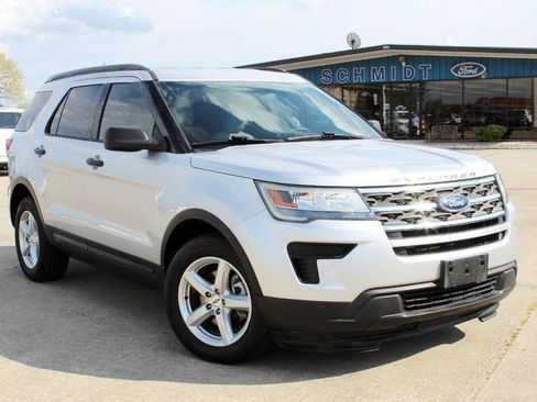 Used 2018 Ford Explorer FWD image 2