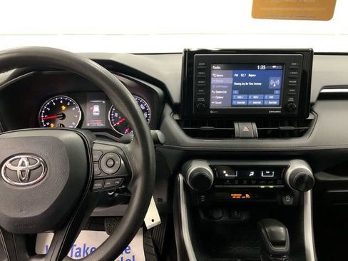 Used 2020 Toyota RAV4 LE AWD/4WD image 19