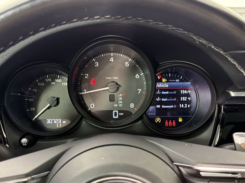 Certified 2024 Porsche Macan AWD/4WD image 20