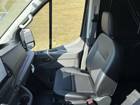 New 2026 Ford Transit 250 148 Medium Roof RWD image 16