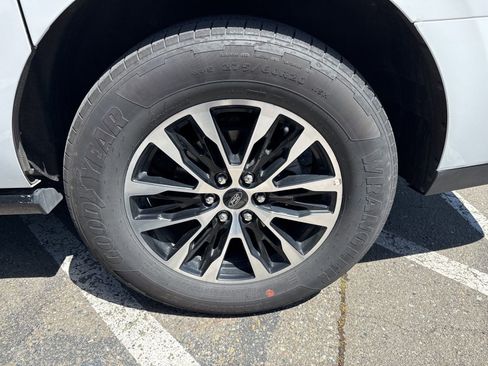 Used 2025 Ford Expedition Max Platinum image 18