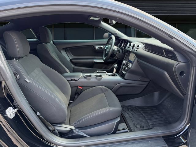 Used 2020 Ford Mustang Coupe RWD image 15