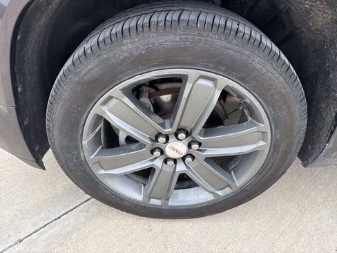 Used 2017 GMC Acadia Denali w/ Technology Package image 9