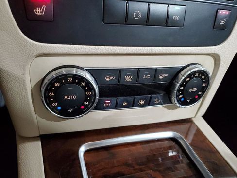 Used 2014 Mercedes-Benz GLK 350 4MATIC image 34