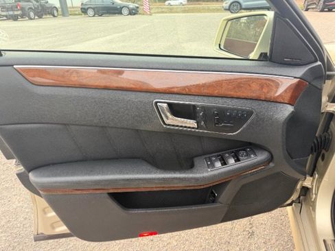 Used 2010 Mercedes-Benz E 350 Sedan image 6