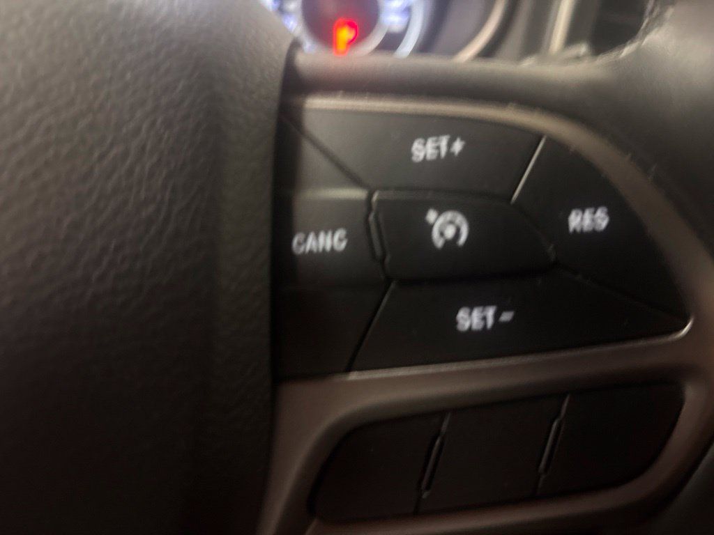 Used 2019 Jeep Cherokee Latitude Plus w/ Cold Weather Group AWD/4WD image 21