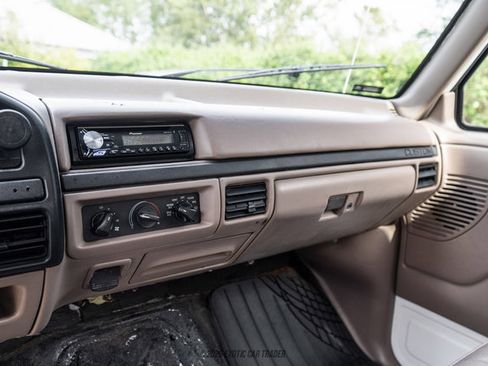 Used 1992 Ford Bronco Custom AWD/4WD image 33