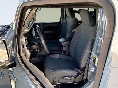 Used 2024 Jeep Wrangler Unlimited image 26