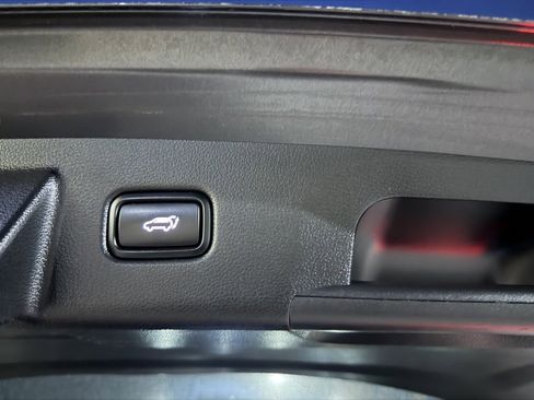 Used 2022 Kia Telluride SX w/ SX Prestige Package image 37