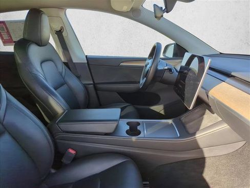 Used 2024 Tesla Model Y Long Range image 26