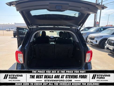 Used 2024 Ford Explorer XLT w/ Equipment Group 202A AWD/4WD image 39