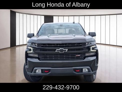 Used 2021 Chevrolet Silverado 1500 LT Trail Boss w/ Convenience Package II AWD/4WD image 2