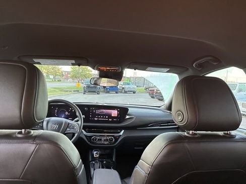 Certified 2024 Buick Envista Sport Touring w/ Convenience II Package image 29