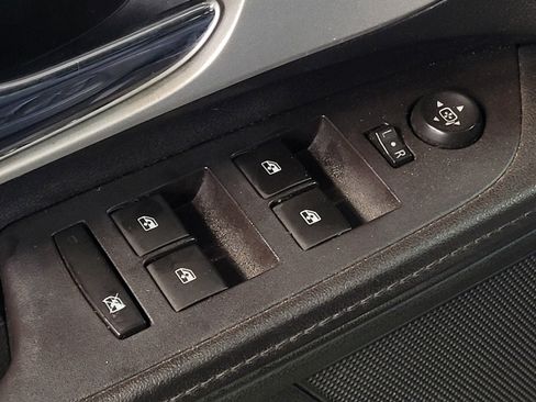 Used 2017 Chevrolet Equinox LT w/ LPO, Protection Package image 27