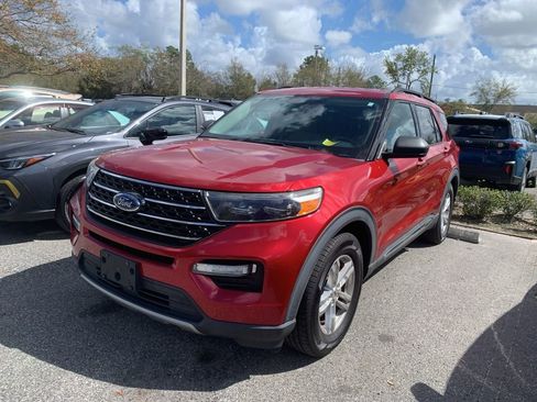Used 2020 Ford Explorer XLT w/ Equipment Group 202A image 2