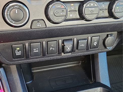 Used 2021 Toyota Tacoma TRD Sport image 29