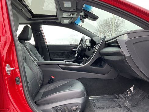 Used 2022 Toyota Avalon Limited w/ Advanced Safety Package image 12