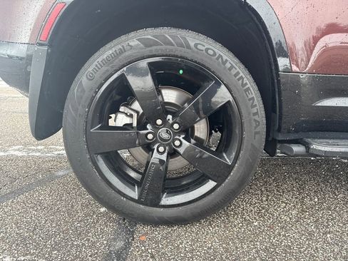 Used 2025 Land Rover Defender 110 Sedona Red Edition image 27