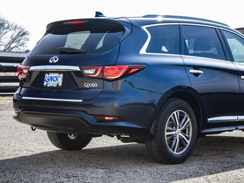 Used 2019 INFINITI QX60 Luxe w/ Essential Package image 18