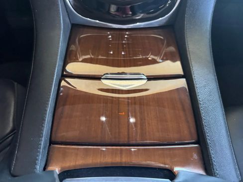 Used 2017 Cadillac Escalade Luxury image 24
