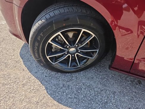Used 2018 Dodge Grand Caravan GT FWD image 9