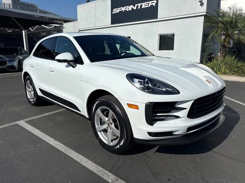 Used 2020 Porsche Macan AWD/4WD image 2