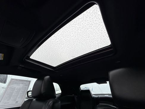 Used 2021 Dodge Challenger SXT w/ Plus Package image 17