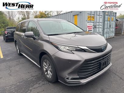 Used 2023 Toyota Sienna XLE
