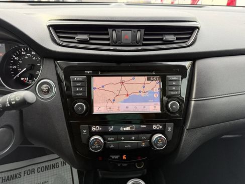 Used 2018 Nissan Rogue SV w/ Premium Package AWD/4WD image 22