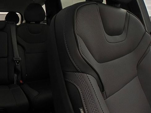 New 2025 Volvo EX90 Plus image 31