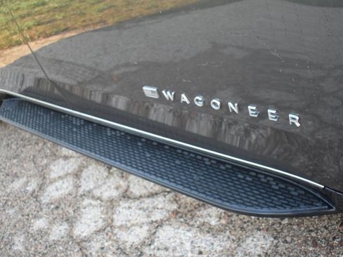 Used 2024 Jeep Wagoneer Series III image 13