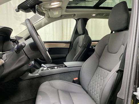 Used 2026 Volvo XC90 B5 Core AWD/4WD image 13