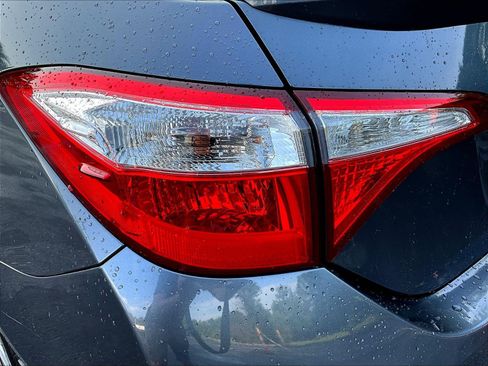 Used 2015 Toyota Corolla LE FWD image 23
