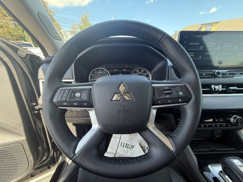Used 2025 Mitsubishi Outlander SE AWD/4WD image 21