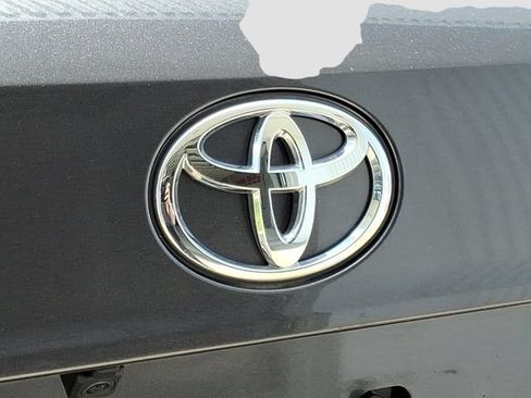Certified 2024 Toyota Highlander XLE FWD image 34