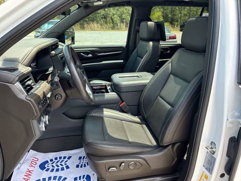 Used 2024 GMC Yukon XL Denali w/ Advanced Technology Package RWD image 20