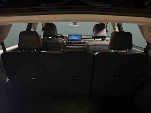 Used 2023 Lincoln Nautilus AWD image 21