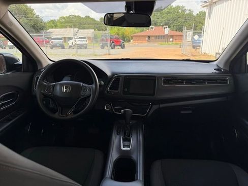 Used 2022 Honda HR-V EX image 17