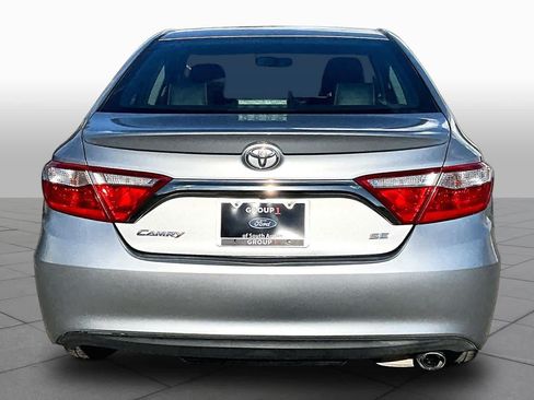 Used 2017 Toyota Camry SE FWD image 5