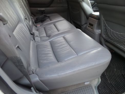 Used 2003 Toyota Land Cruiser image 54