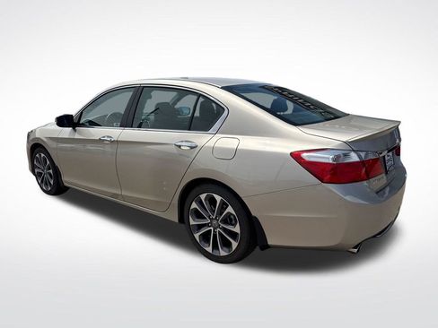Used 2015 Honda Accord Sport image 4