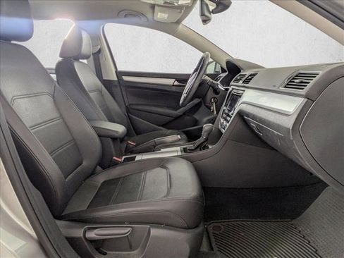 Used 2012 Volkswagen Passat 2.5 SE image 24