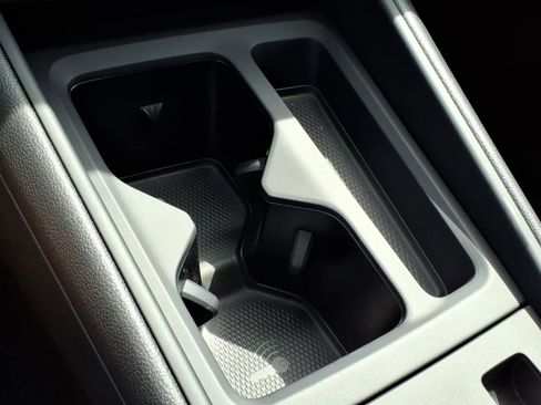 New 2026 Volkswagen Tiguan SE image 18