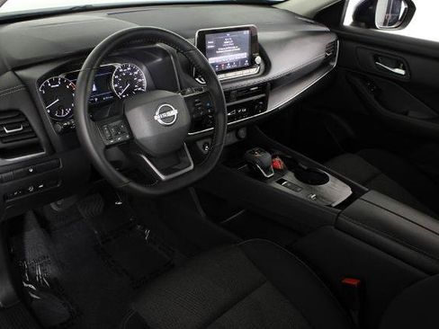 Certified 2026 Nissan Rogue SV FWD image 20