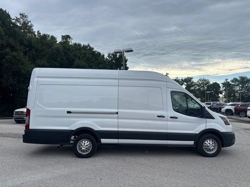 Used 2022 Ford Transit 250 148 High Roof Extended AWD w/ Load Area Protection Package image 8